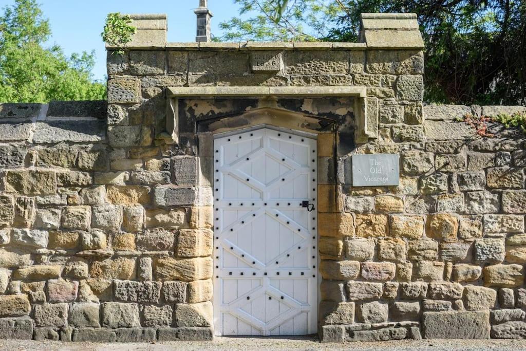 10 Bed Stunning House In Village, With Hot Tub Ovingham Buitenkant foto