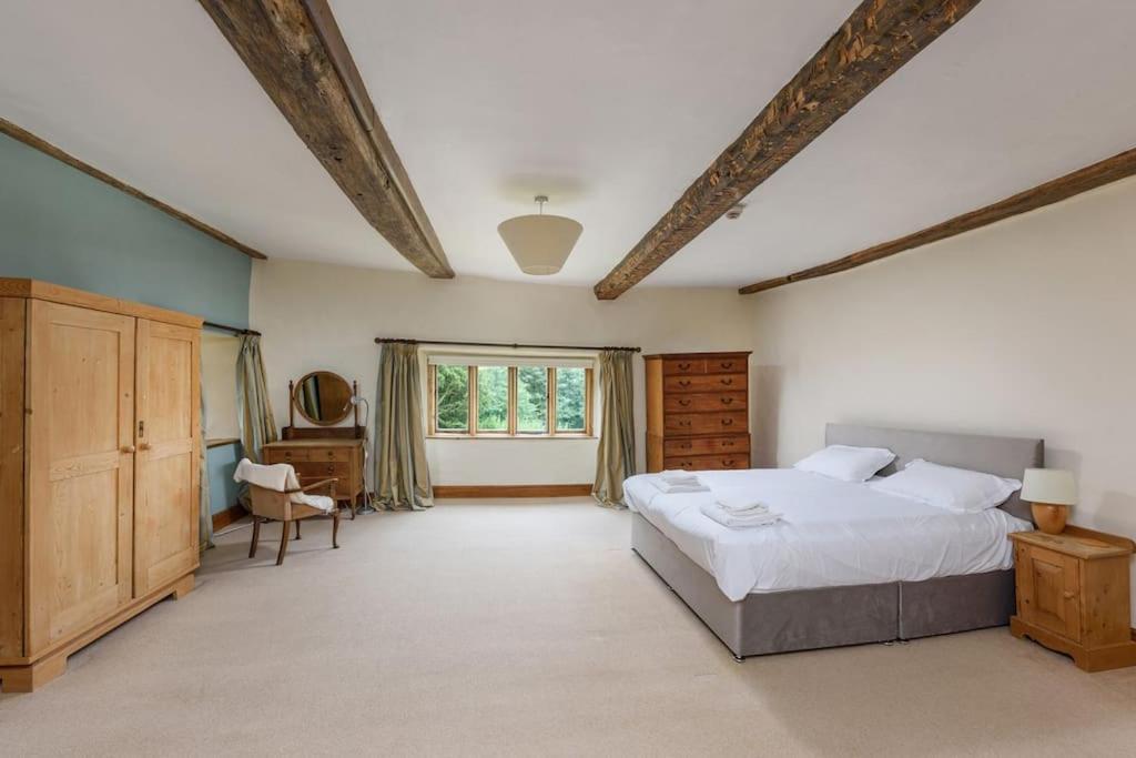 10 Bed Stunning House In Village, With Hot Tub Ovingham Buitenkant foto