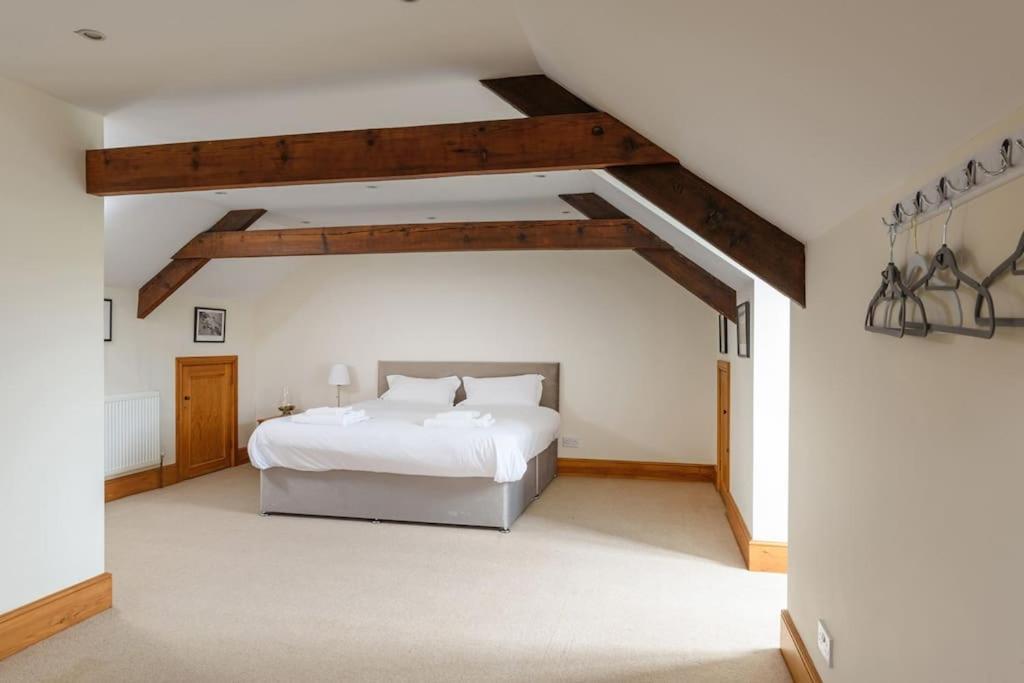 10 Bed Stunning House In Village, With Hot Tub Ovingham Buitenkant foto